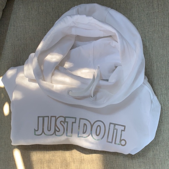 Size medium NIKE sweatshirt - Picture 3 of 3